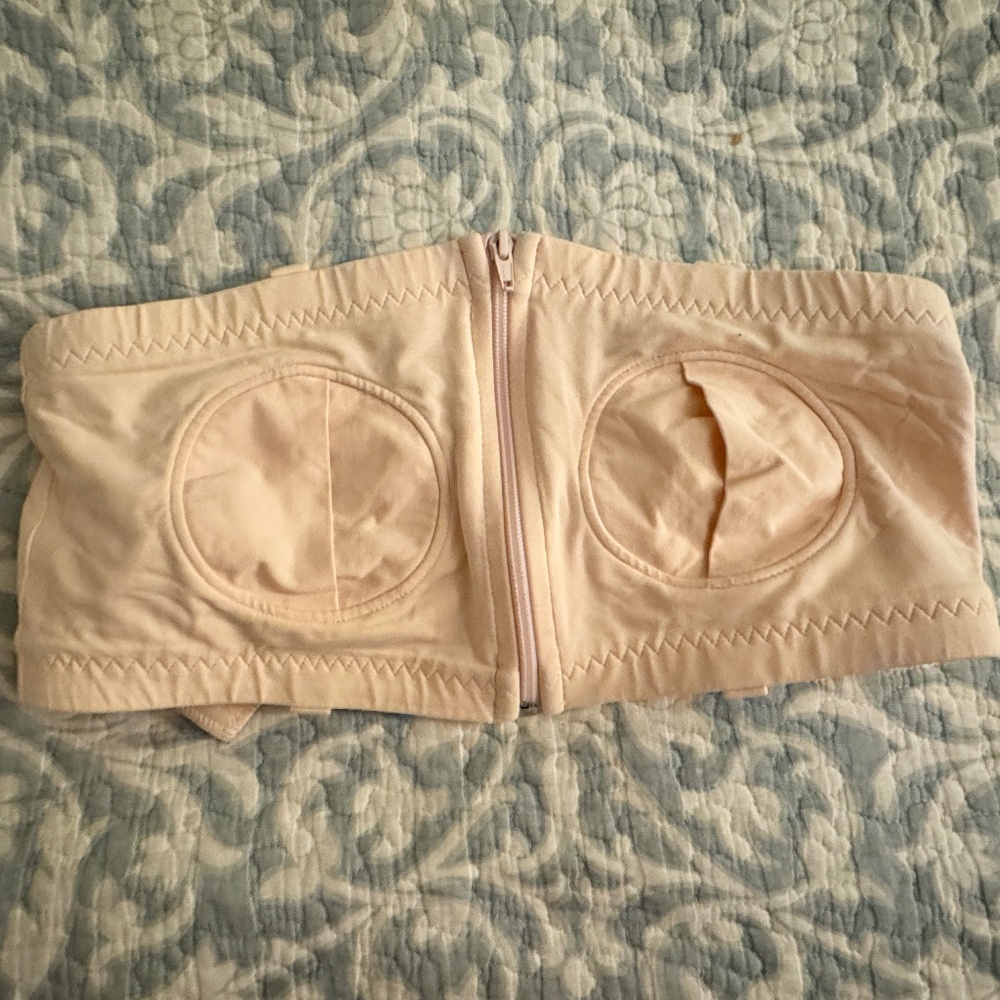 Hands-Free Pumping Bra - Comfortable, Adjustable, Customizable
